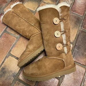 UGG Bailey Button Triplet Boot